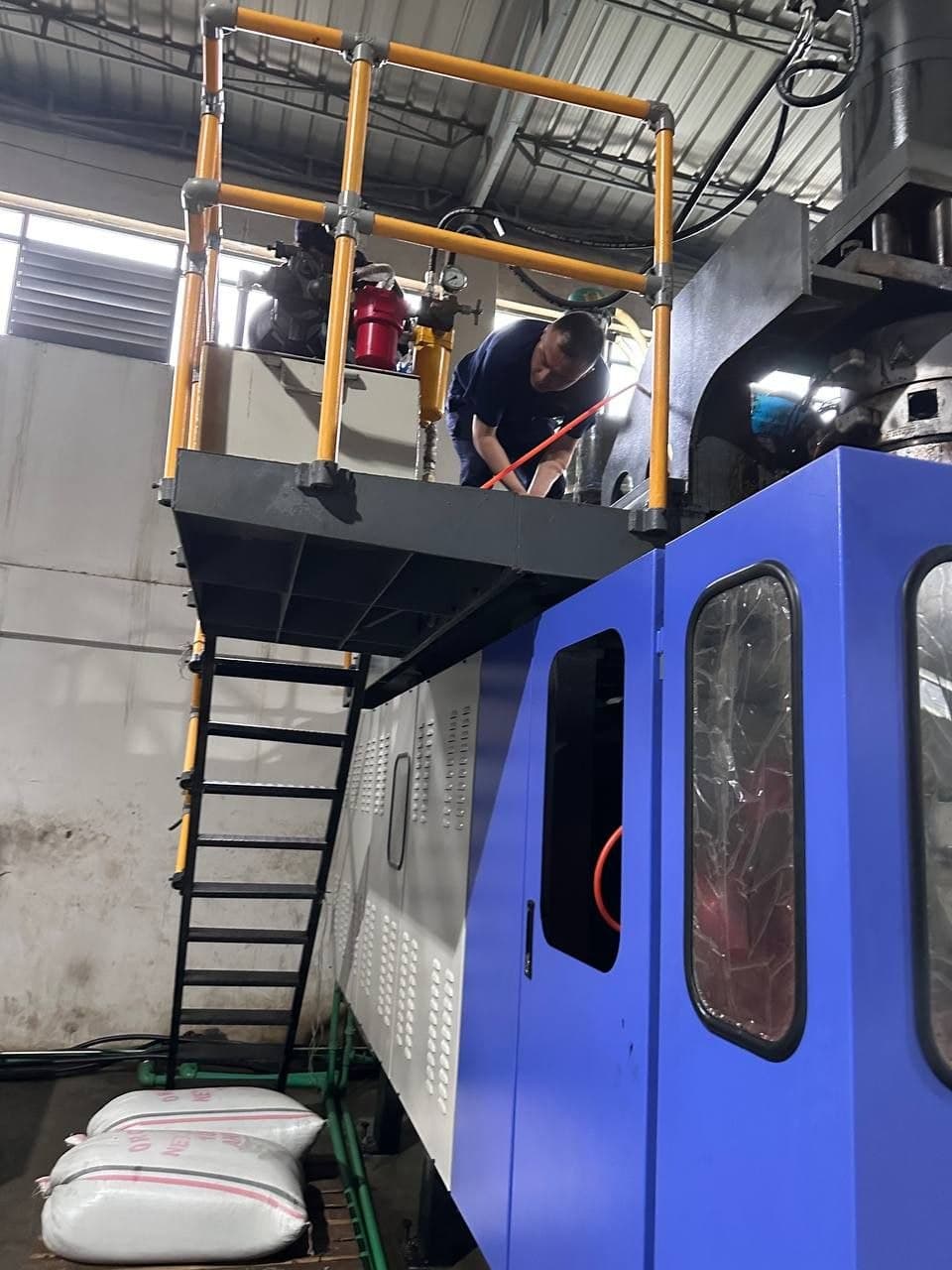 Blow Molding Machine Technical Service